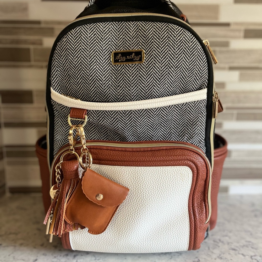 Itzy Ritzy Boss Plus Large Diaper Bag Backpack - Coffee and Cream